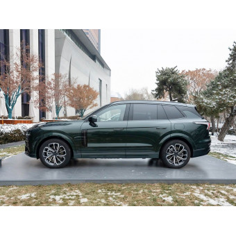 Lynk & Co 09 EM P