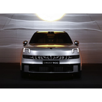 Lynk & Co 900