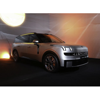 Lynk & Co 900